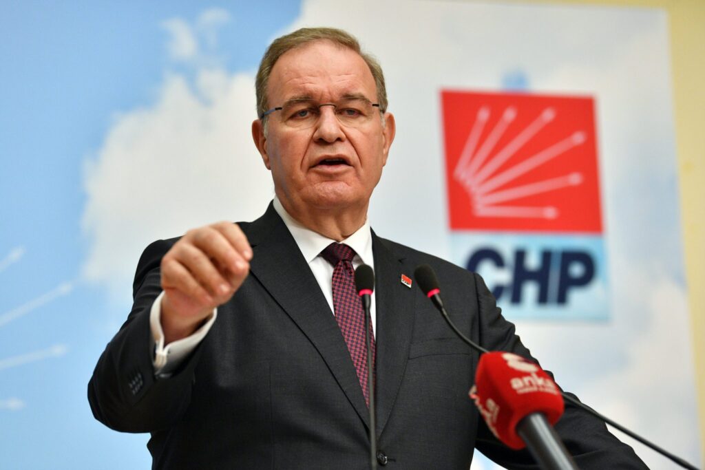 Ne makas değiştirmesi, treni devirdiniz treni!