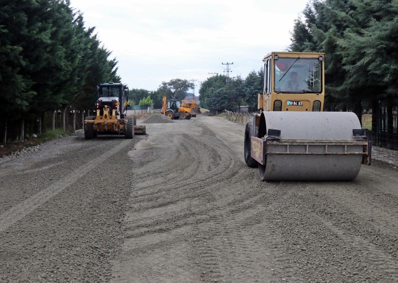 87.500 metrekare soğuk asfalt yol yapılıyor