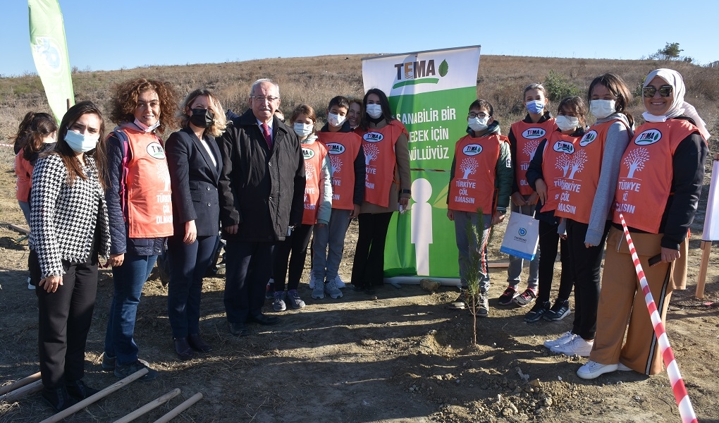 Cumhuriyet’in 98. yılında 98 fidan toprakla buluşturuldu