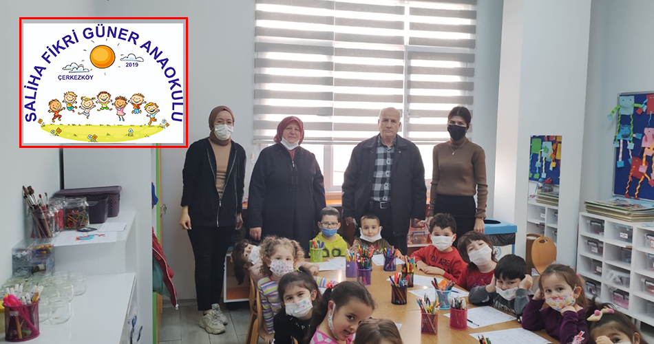 Hayırsever çift, minik öğrencilerini ziyaret etti