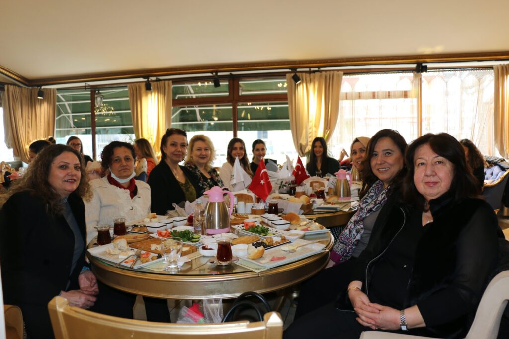 Kadın Girişimciler 8 Mart kahvaltısında buluştu
