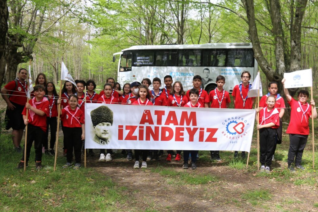 İzciler 23 Nisan’ı doğada karşıladı