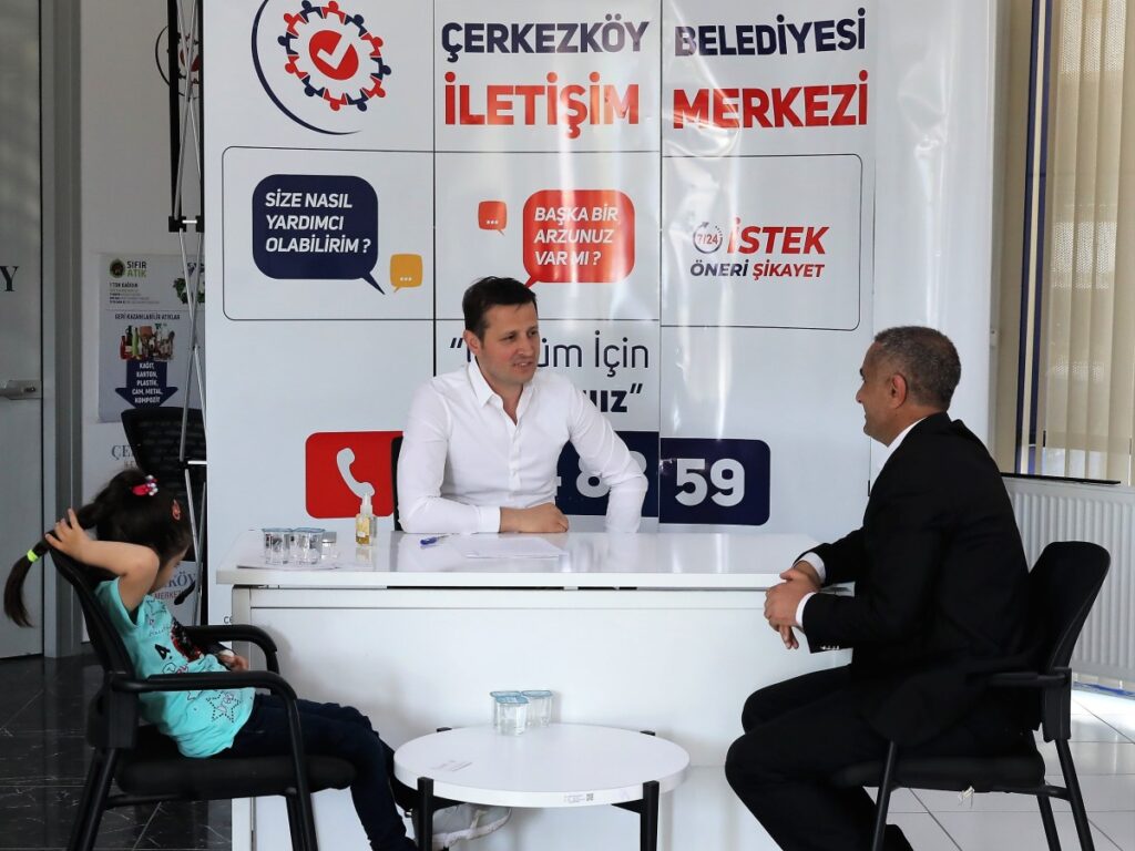 Vatandaşların talep ve sorunlarını dinledi