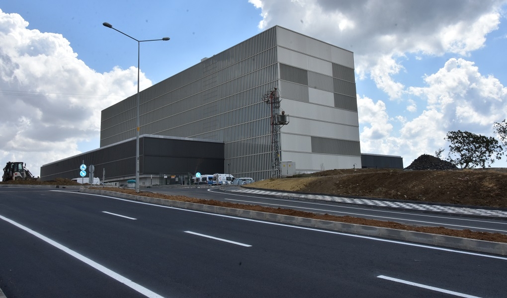 Yeni hizmet binasının bağlantı yolları hazır