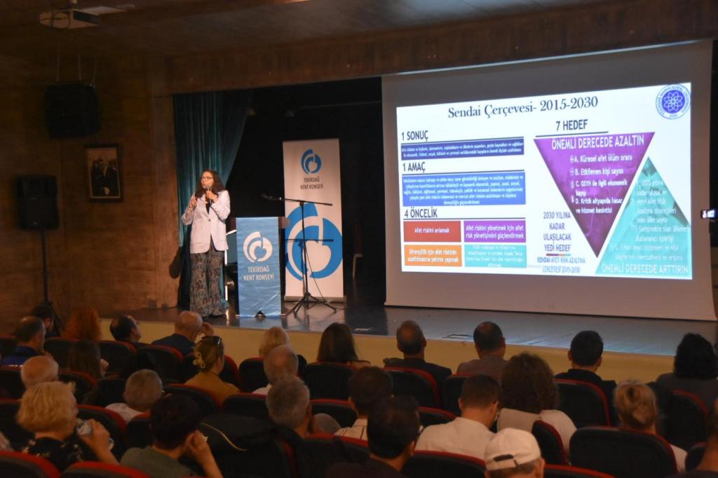 Depreme hazırlık paneli düzenlendi