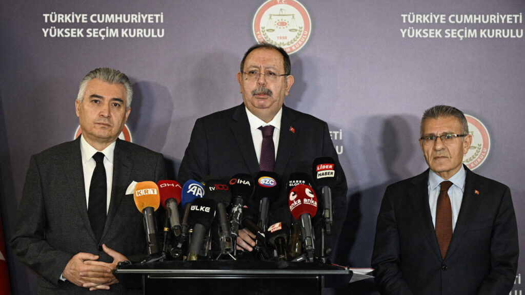 Yerel seçimlere 36 parti katılacak