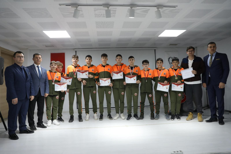 Başkan Çetin, Bölge Şampiyonlarını ziyaret etti