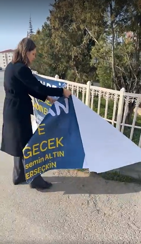 Erseçkin’in afişlerini kestiler