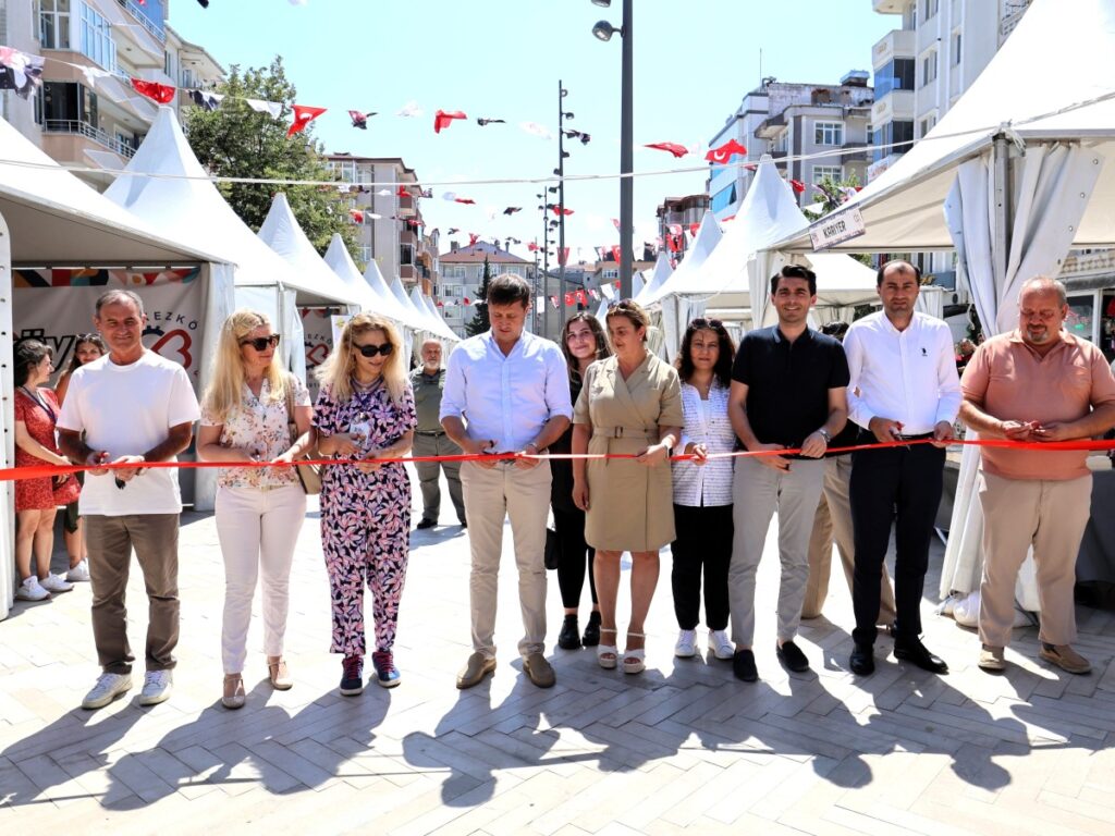 Çerkezköy Belediyesi 3. Kitap Fuarı açıldı